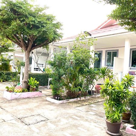 Insook Ko Larn Resort Exterior photo