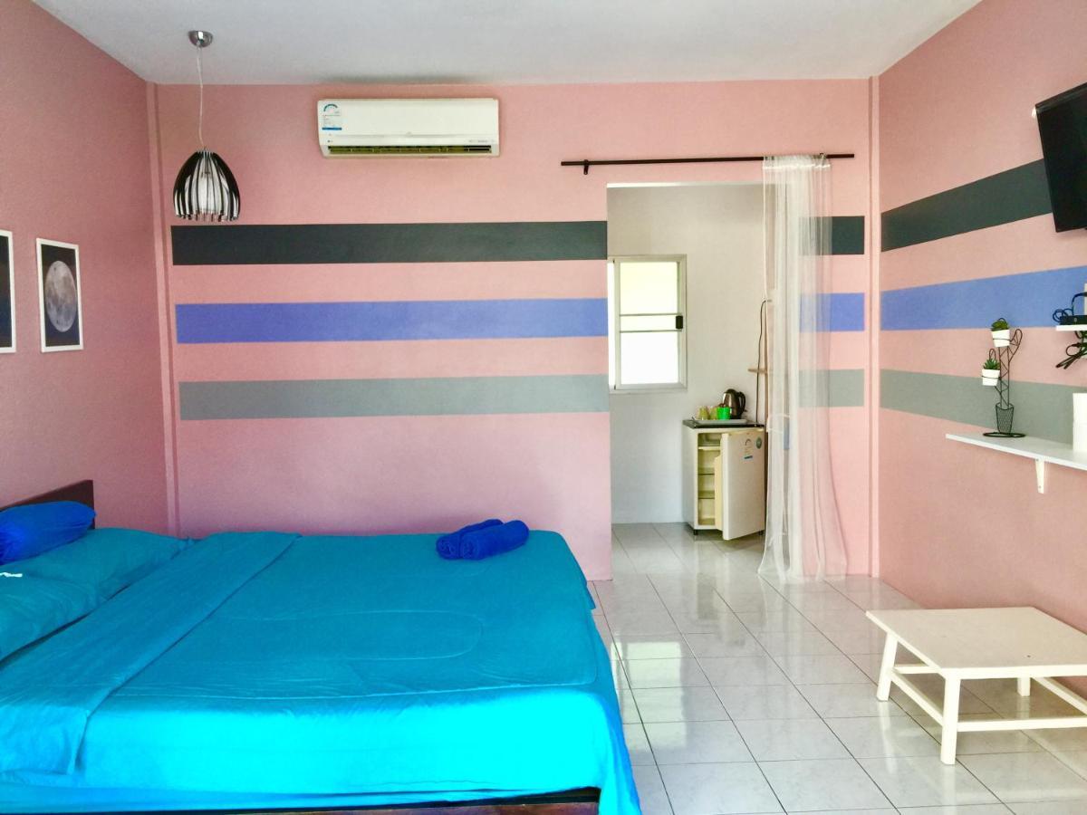 Insook Ko Larn Resort Exterior photo
