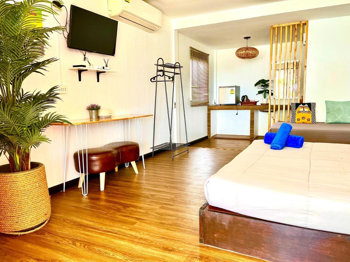 Insook Ko Larn Resort Exterior photo