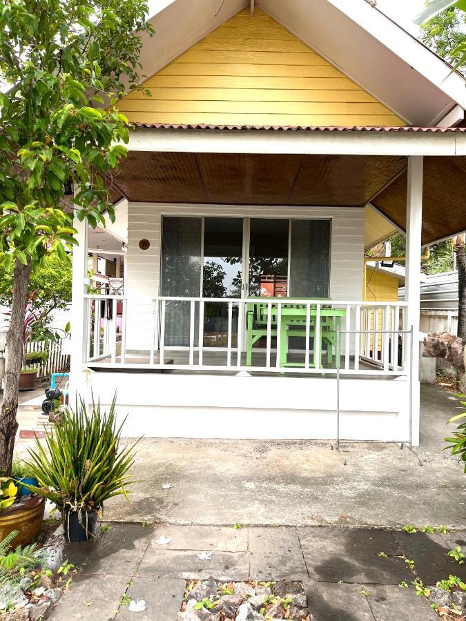 Insook Ko Larn Resort Exterior photo