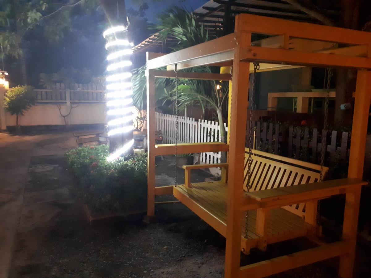 Insook Ko Larn Resort Exterior photo