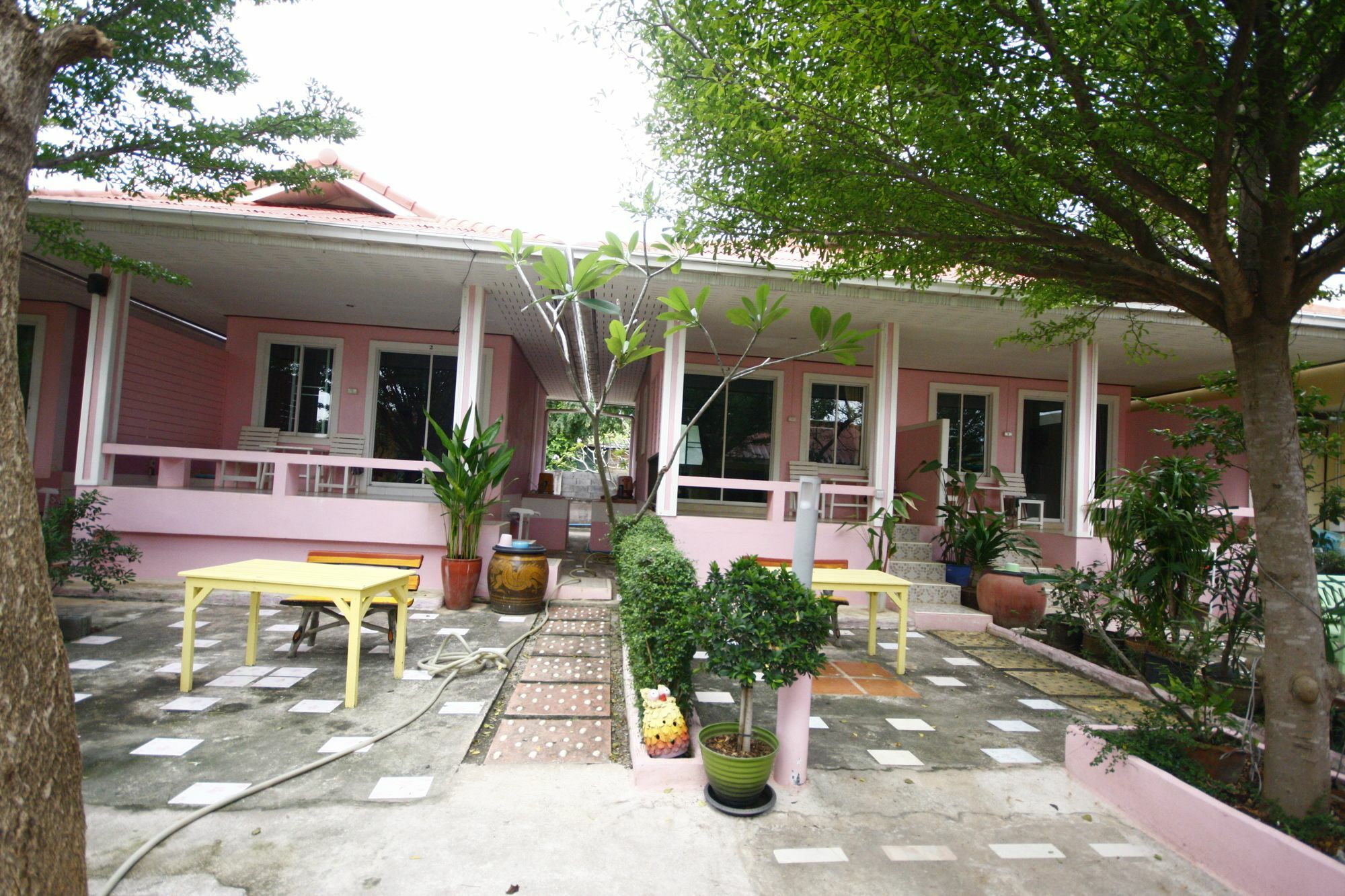 Insook Ko Larn Resort Exterior photo