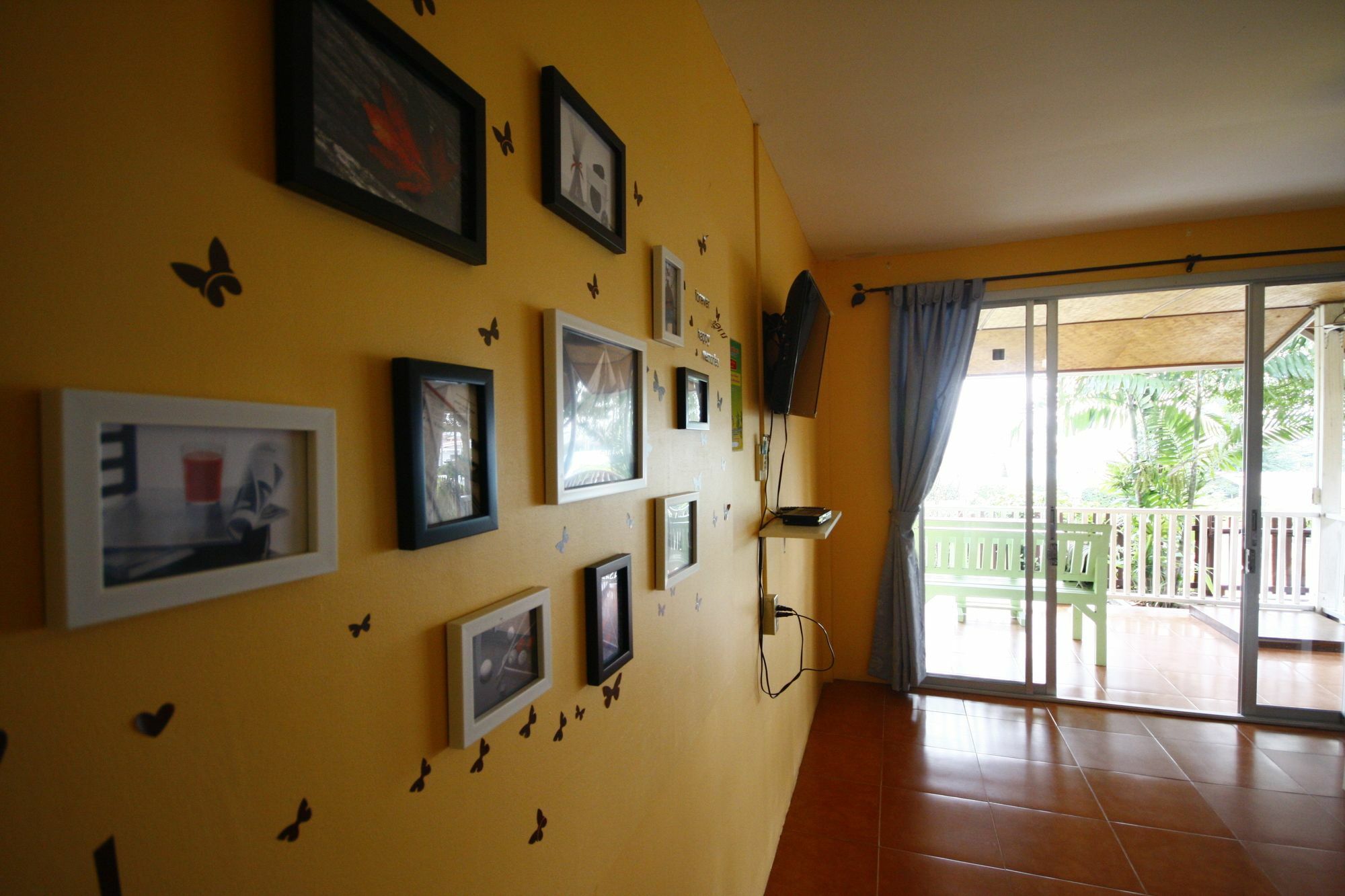 Insook Ko Larn Resort Exterior photo