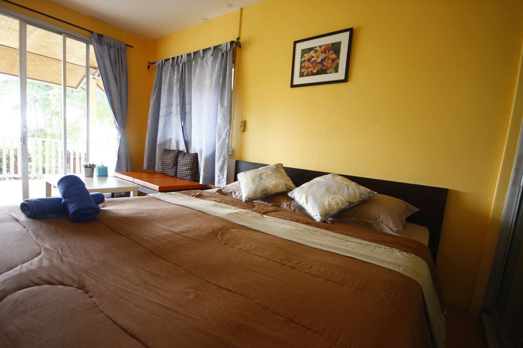 Insook Ko Larn Resort Exterior photo